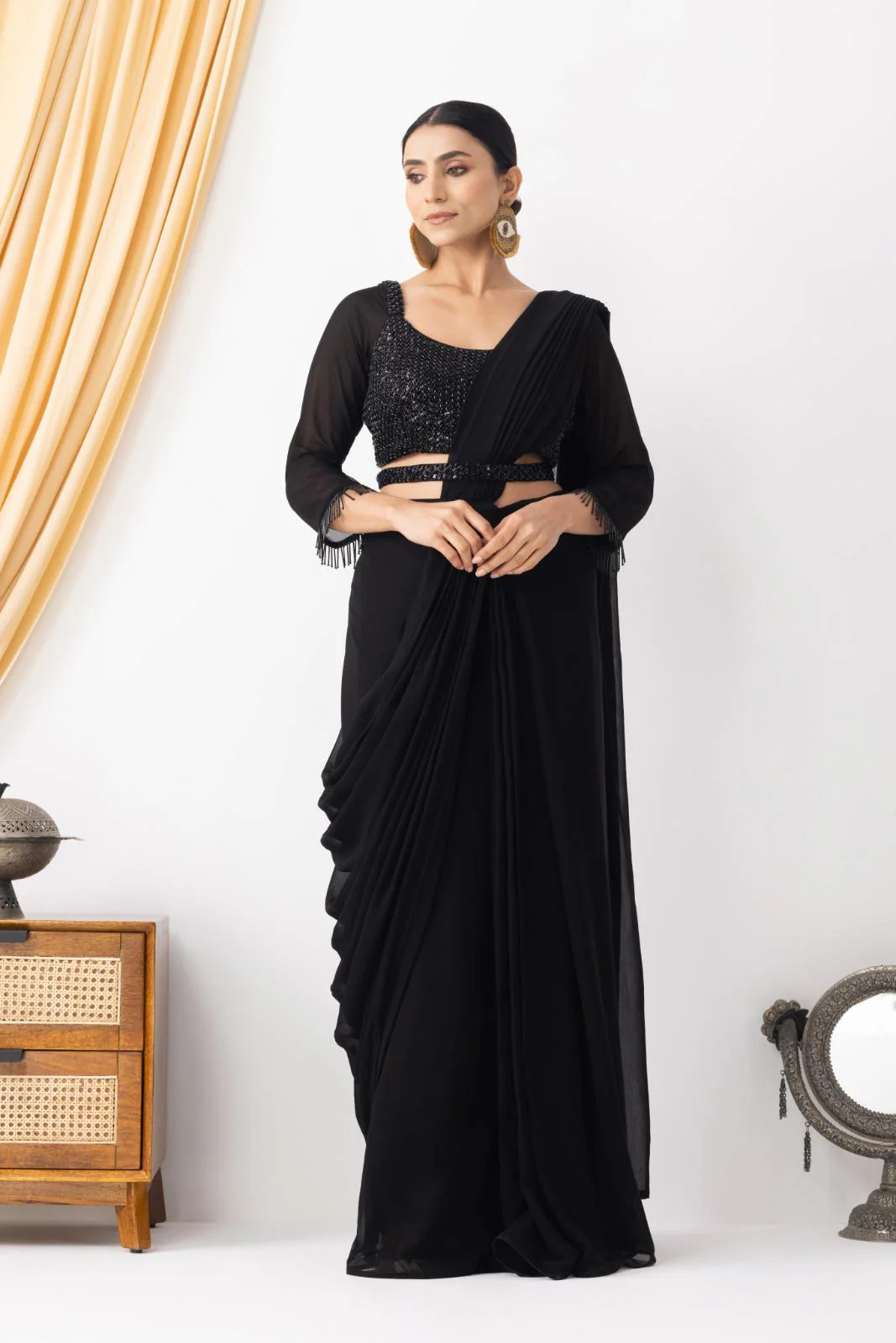 /storage/photos/1/Products/Indo Western Pre Drape Saree/indo western black (4).jpeg